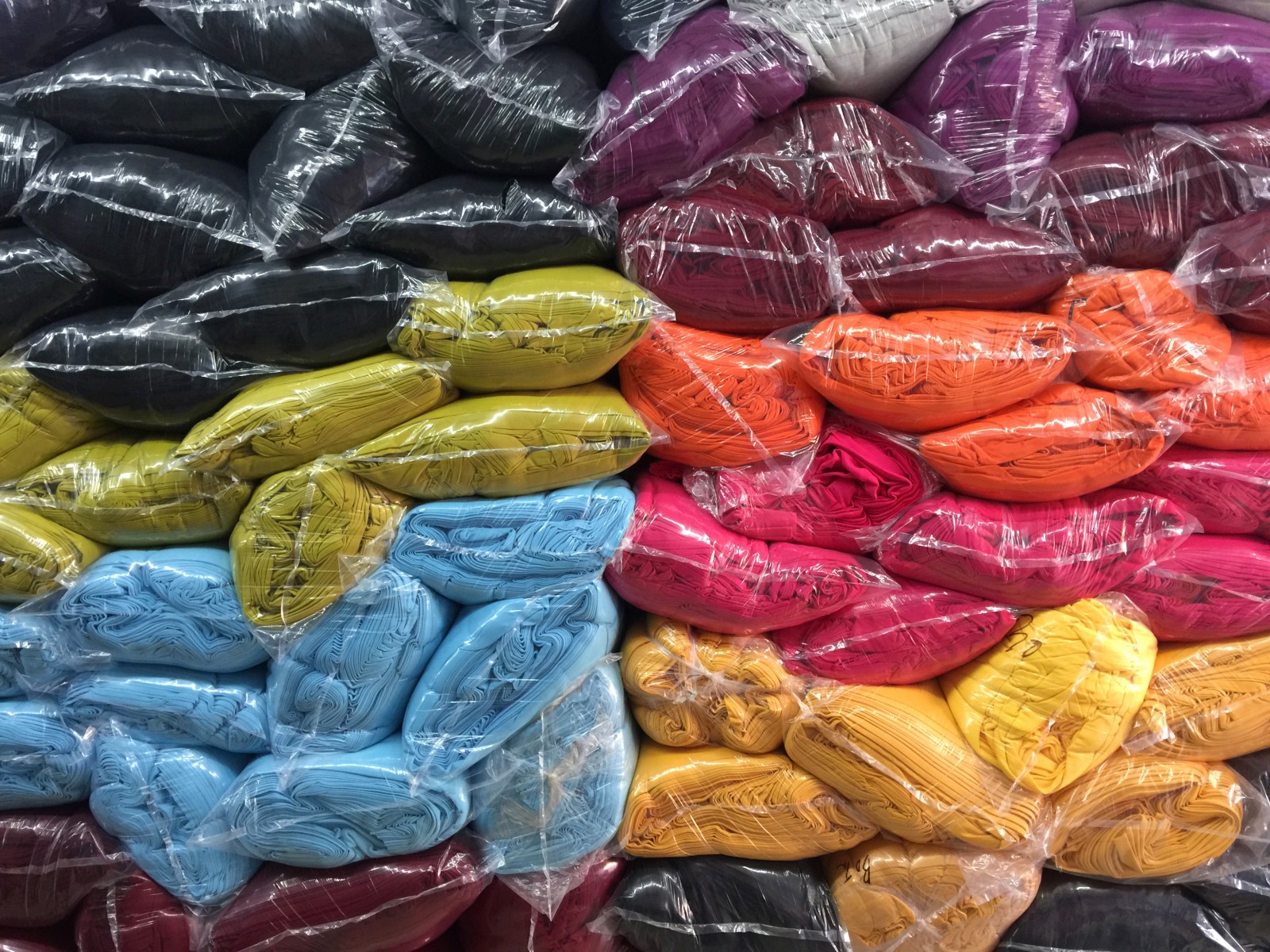 Xưởng cung cấp dệt vải thun với hơn 100 màu sắc khác nhau